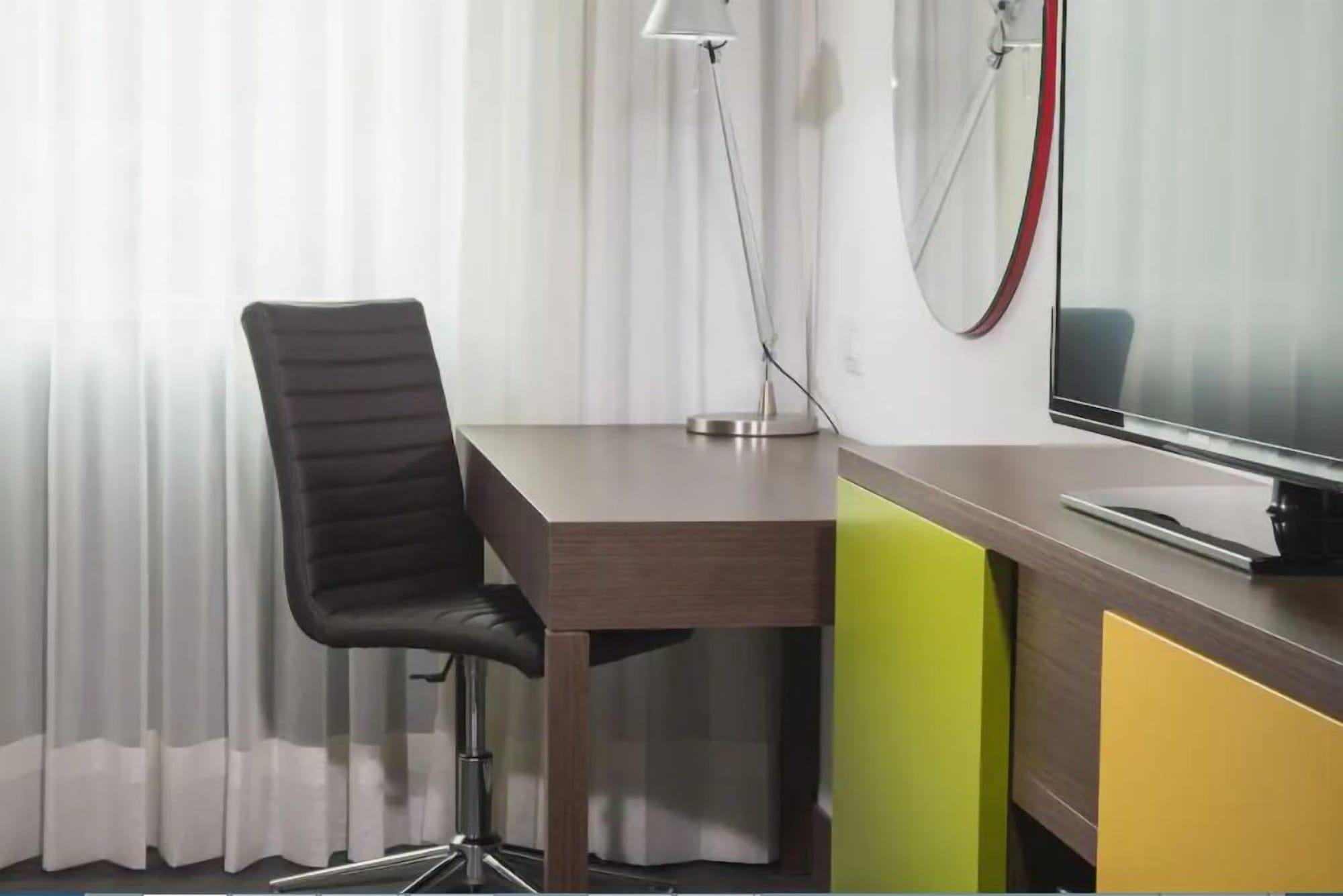 Hotel Hampton By Hilton Yopal Esterno foto
