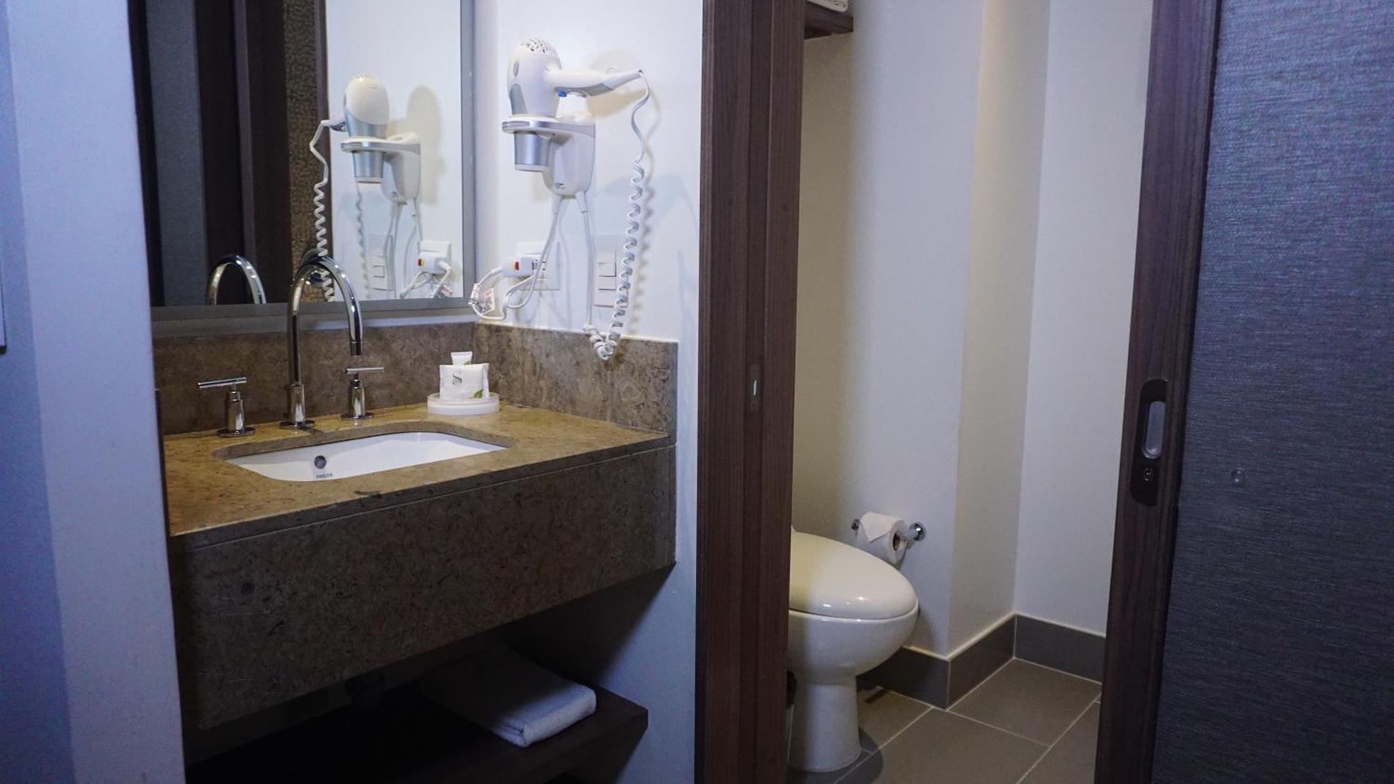 Hotel Hampton By Hilton Yopal Esterno foto