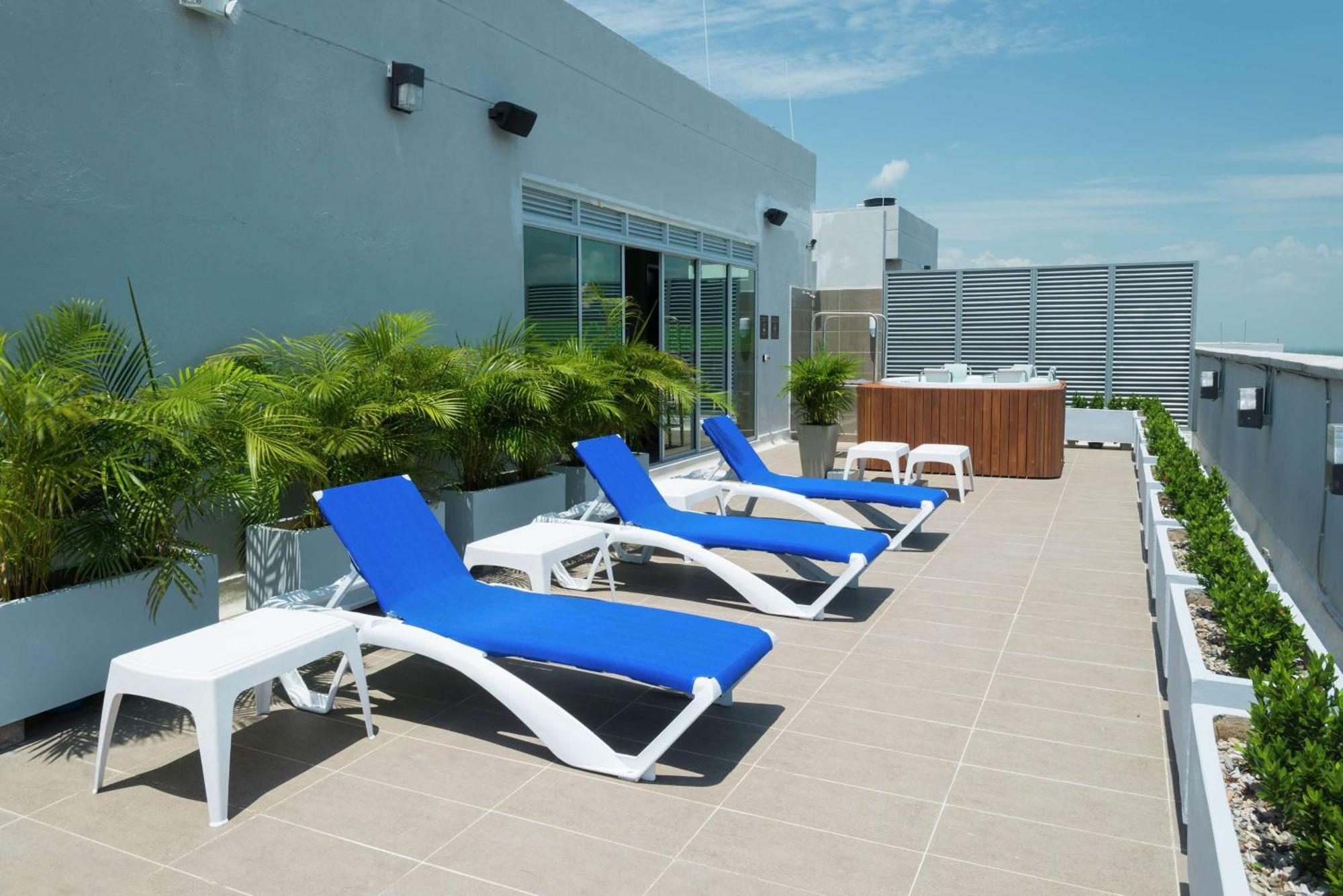 Hotel Hampton By Hilton Yopal Esterno foto