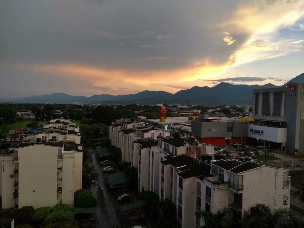 Hotel Hampton By Hilton Yopal Esterno foto